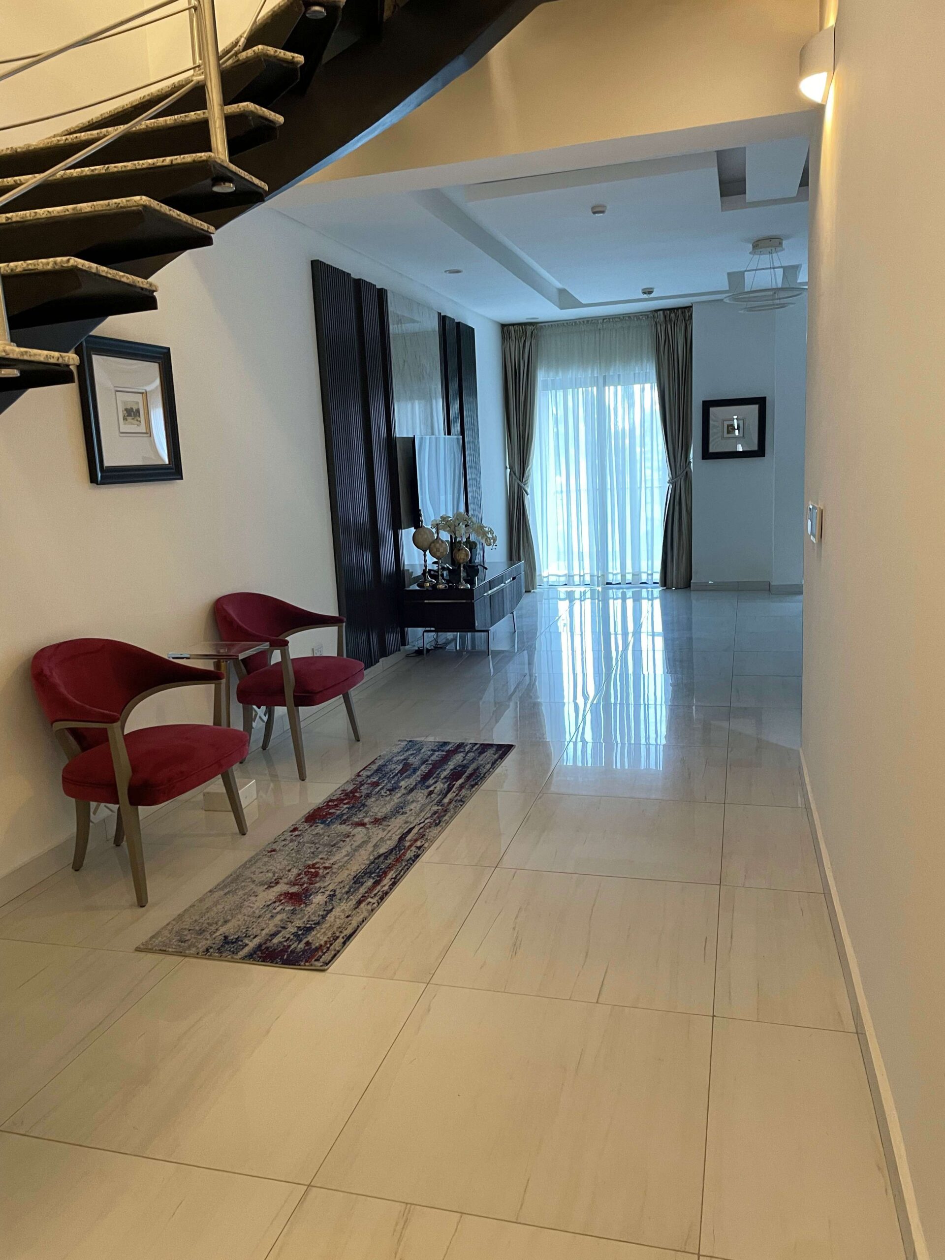 2nd Avenue 2 Bedroom Flat — photo 3