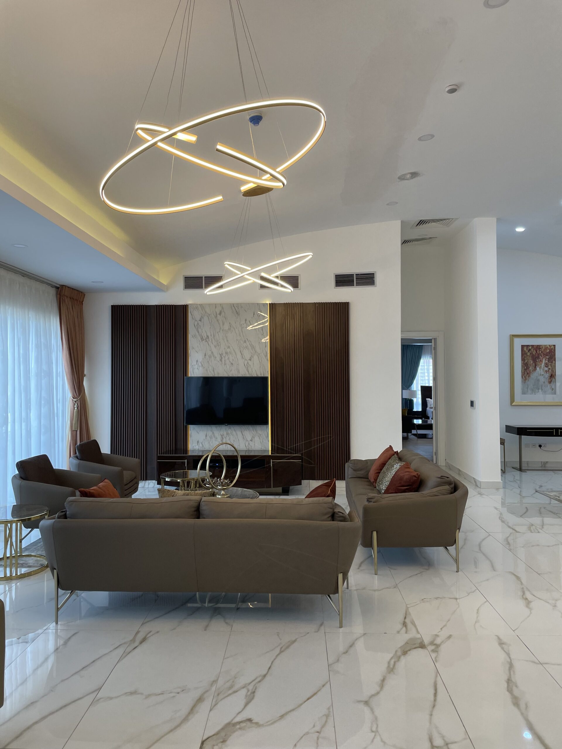 Penthouse 2nd Ave Blk — photo 3